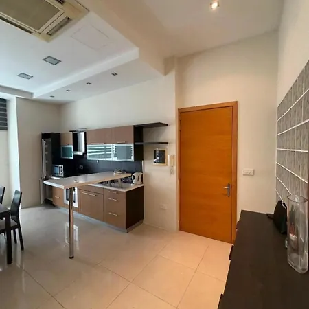 Flat Close To Zara * Sliema
