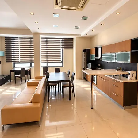 Flat Close To Zara Apartman Sliema